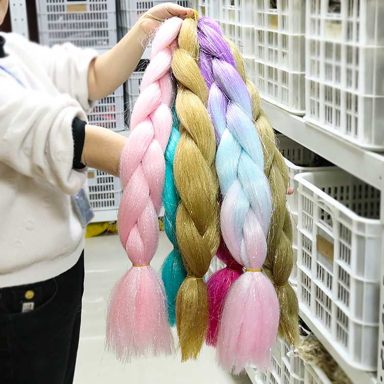 Braiding Mixed Hair Extension With Tinsels